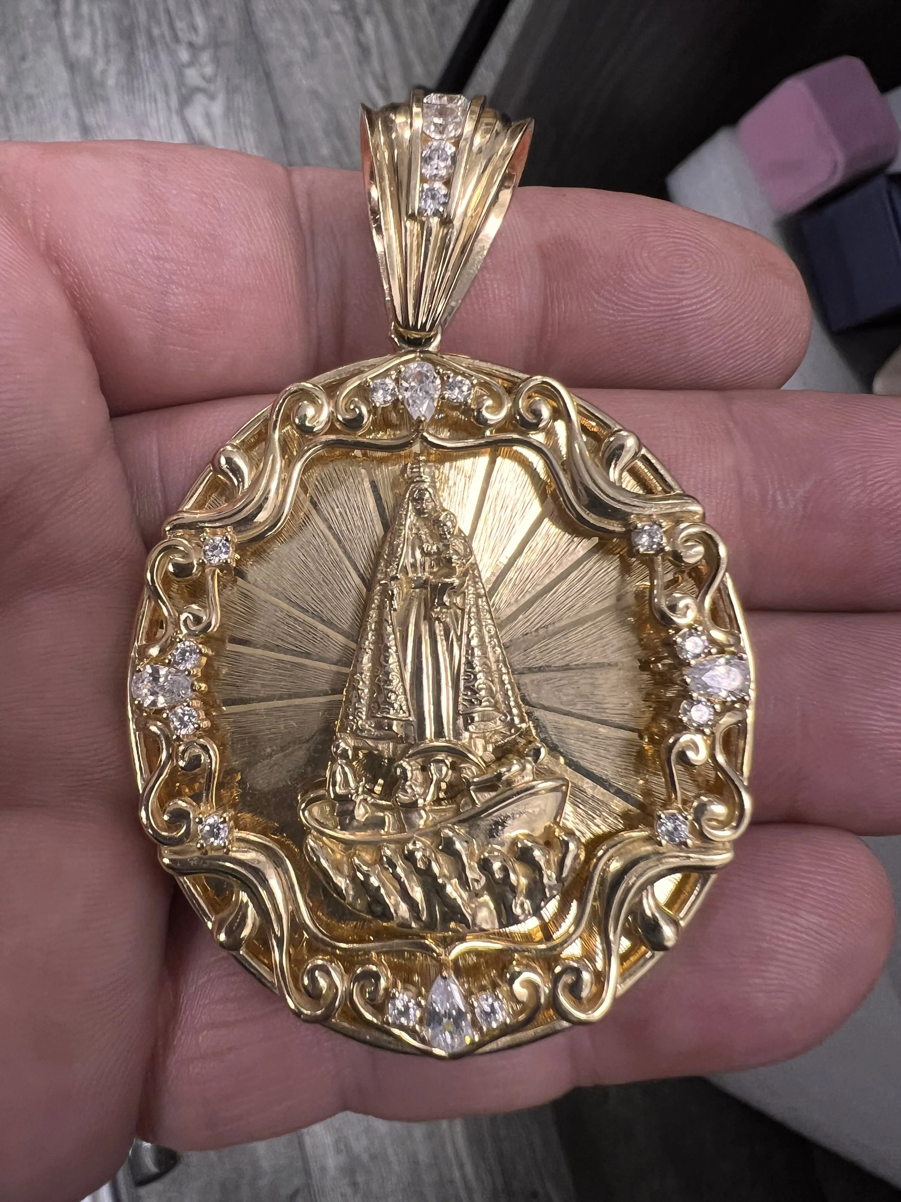 14K Yellow gold solid Oval virgen de la caridad 2D pendant-318015