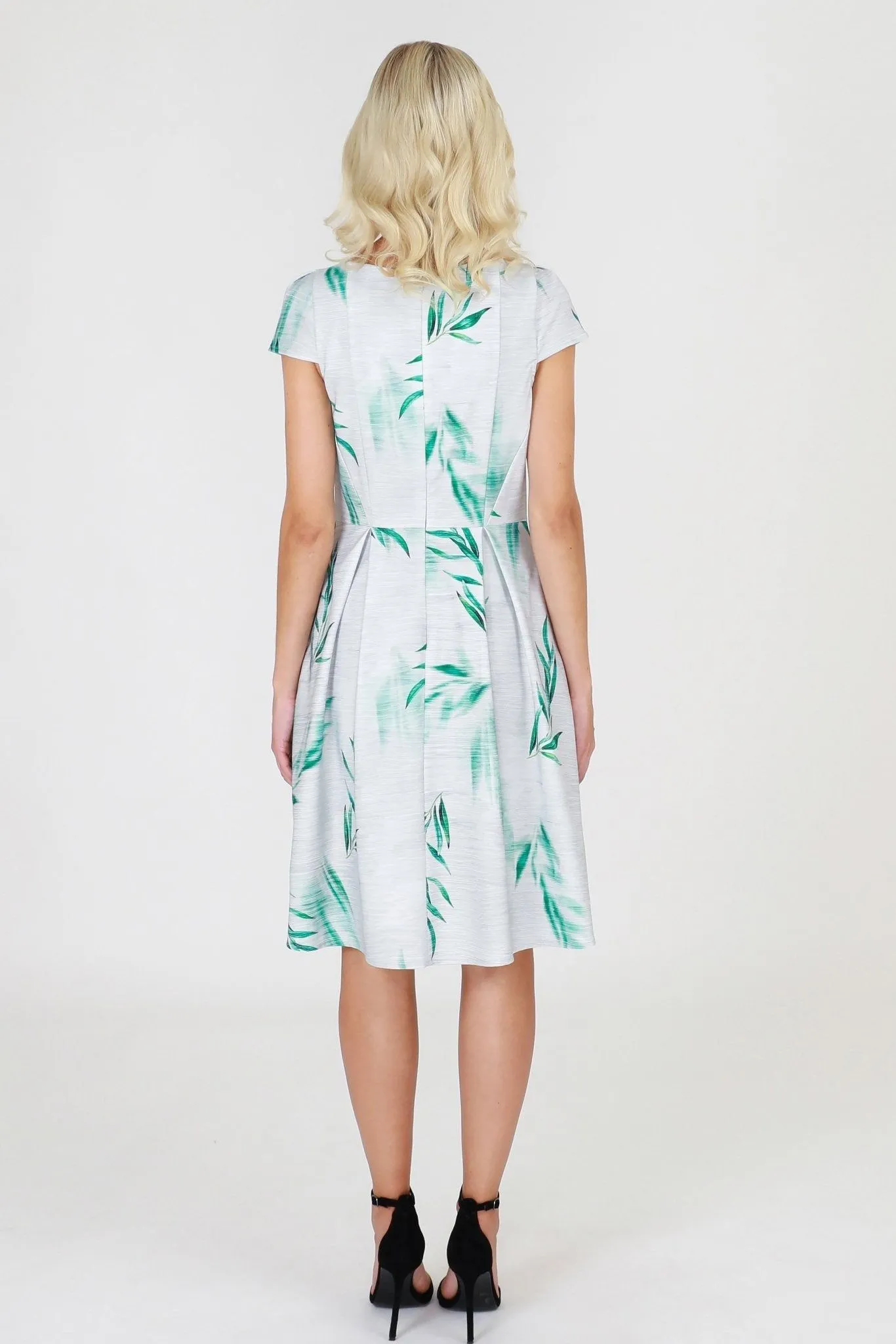 3RD Love August’s Breeze Print Dress in Soft Grey