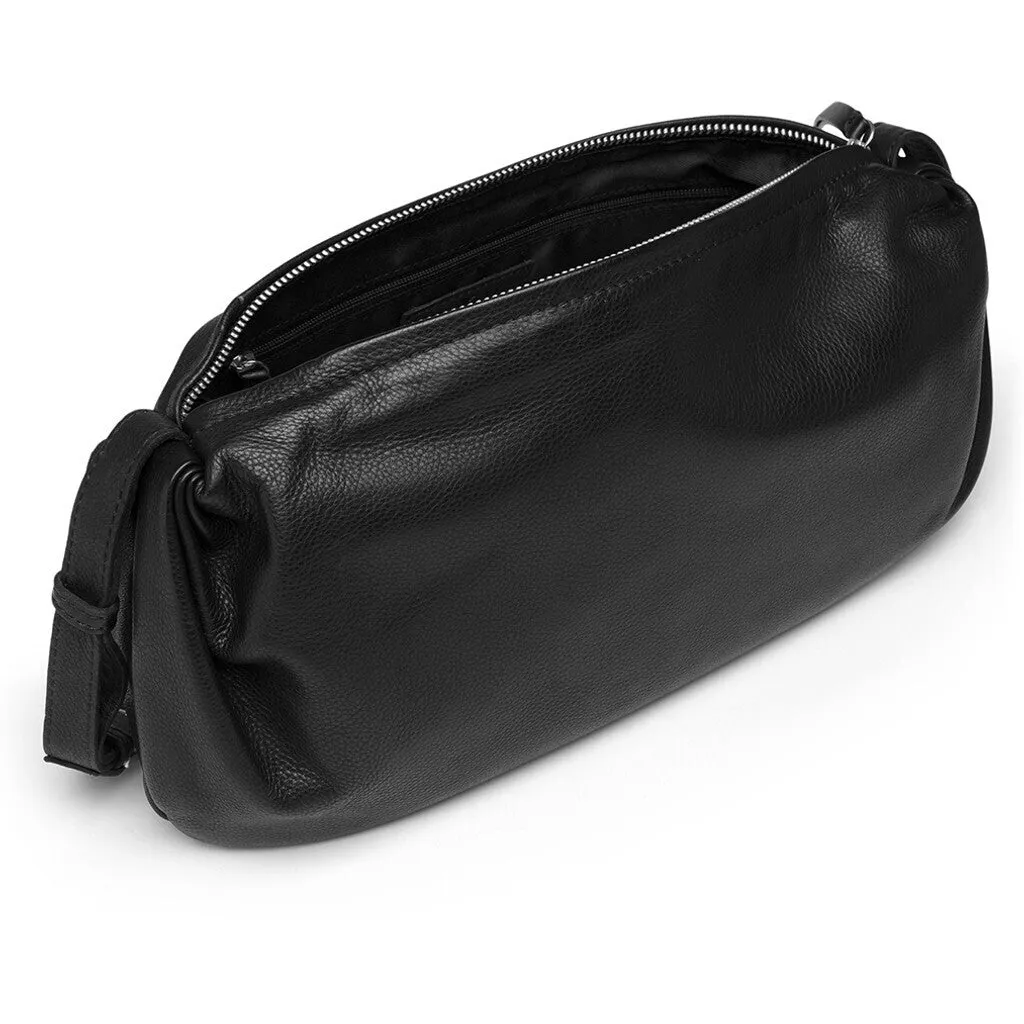 Medium crossover bag in a buttery soft leather quality / 15942 - Black (Nero)